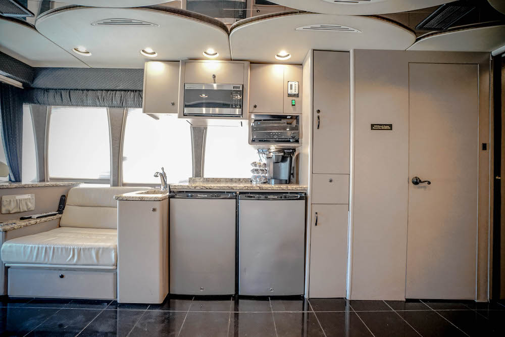 2003 MCI For Sale