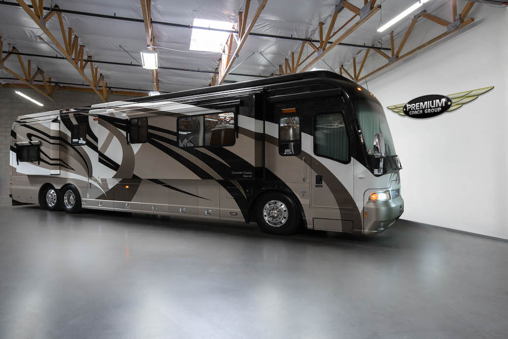 2007 Country Coach Magna For Sale