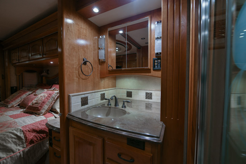 2008 Country Coach Magna For Sale