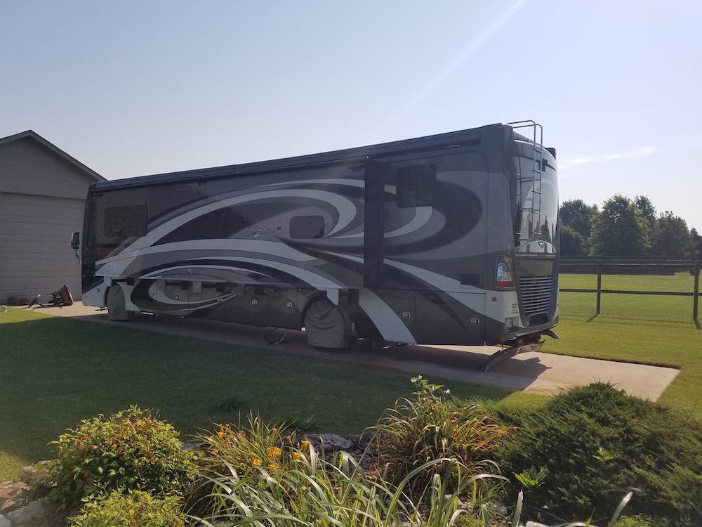 2017 Fleetwood Discovery For Sale