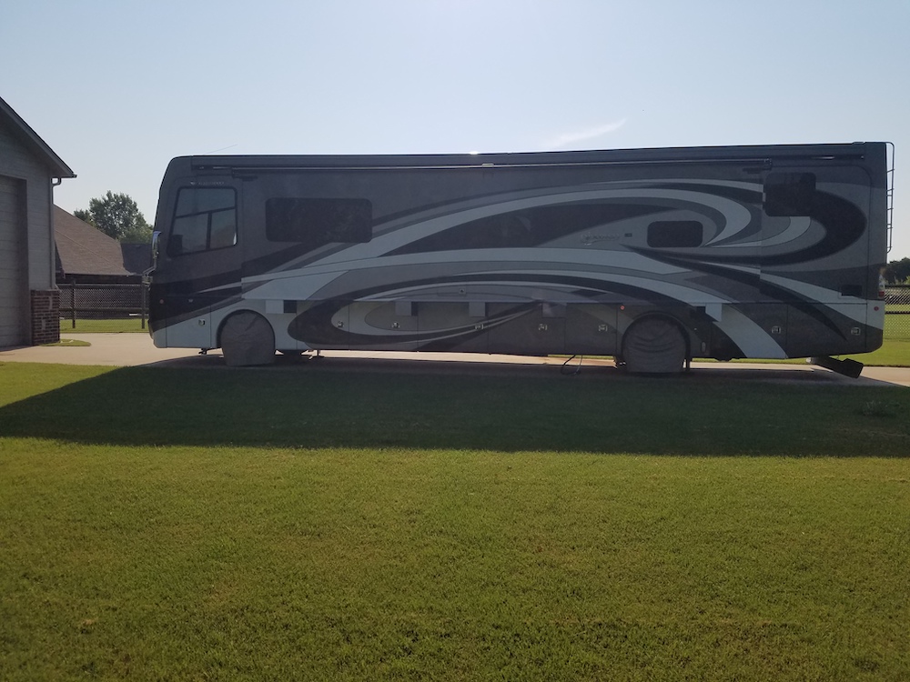 2017 Fleetwood Discovery For Sale