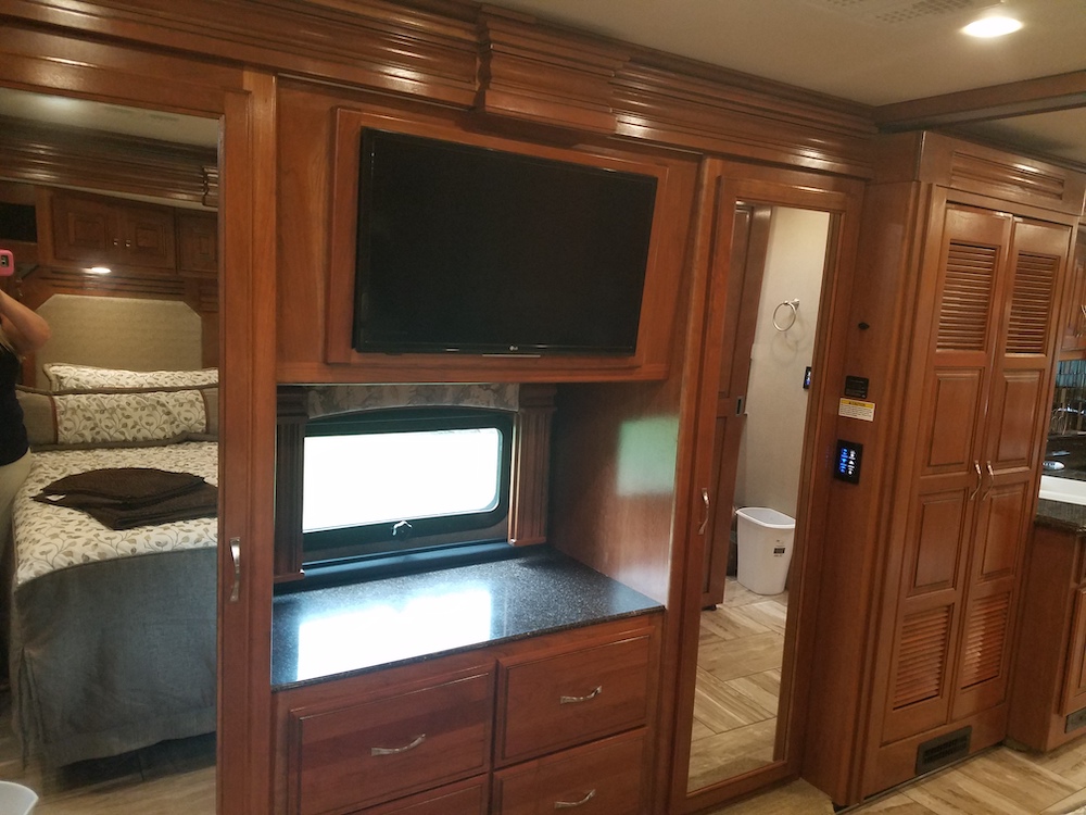 2017 Fleetwood Discovery For Sale