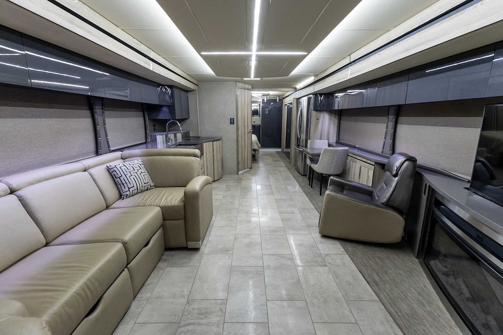 2019 Winnebago Horizon For Sale