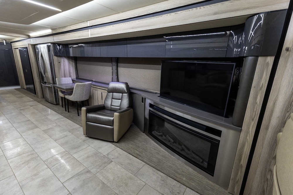 2019 Winnebago Horizon For Sale