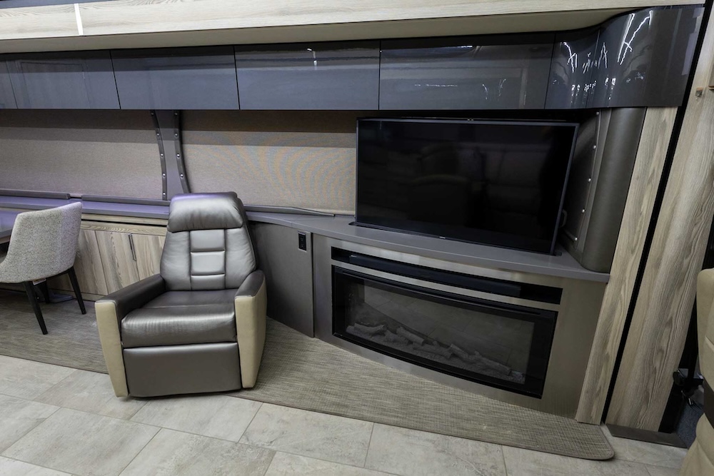 2019 Winnebago Horizon For Sale