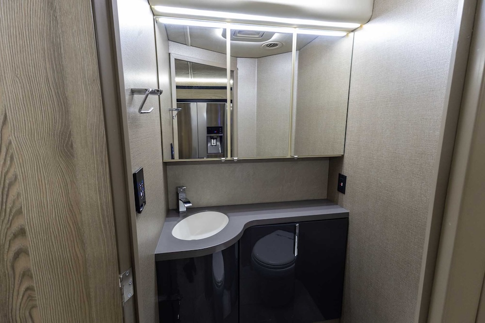 2019 Winnebago Horizon For Sale