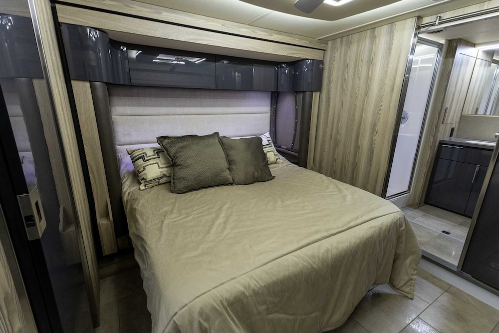 2019 Winnebago Horizon For Sale