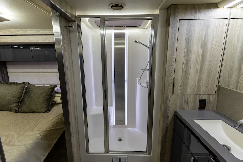 2019 Winnebago Horizon For Sale