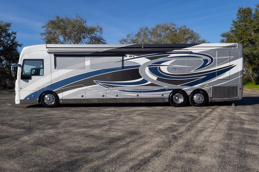 2022 American Coach For Sale