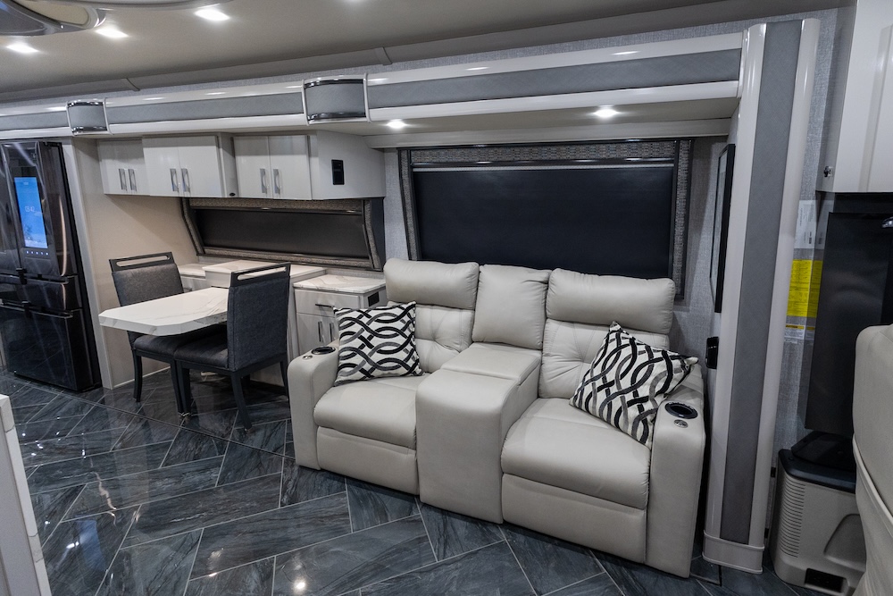 2022 American Coach For Sale