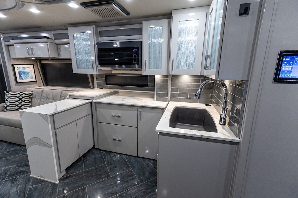 2022 American Coach For Sale