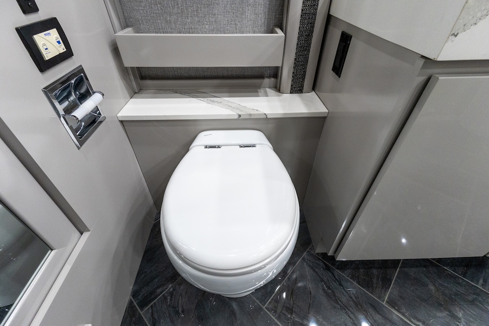 2022 American Coach For Sale