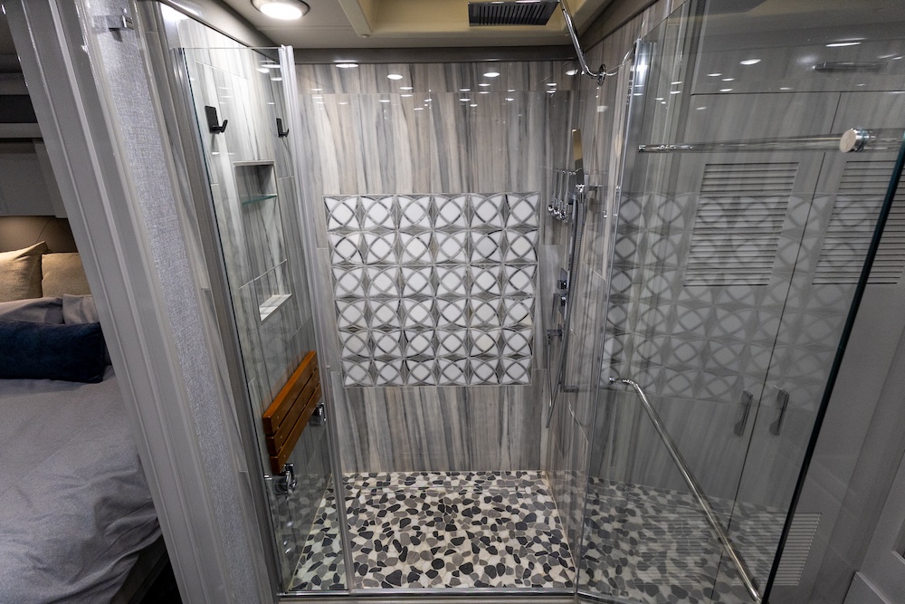 2022 American Coach For Sale