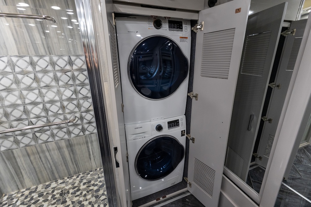 2022 American Coach For Sale