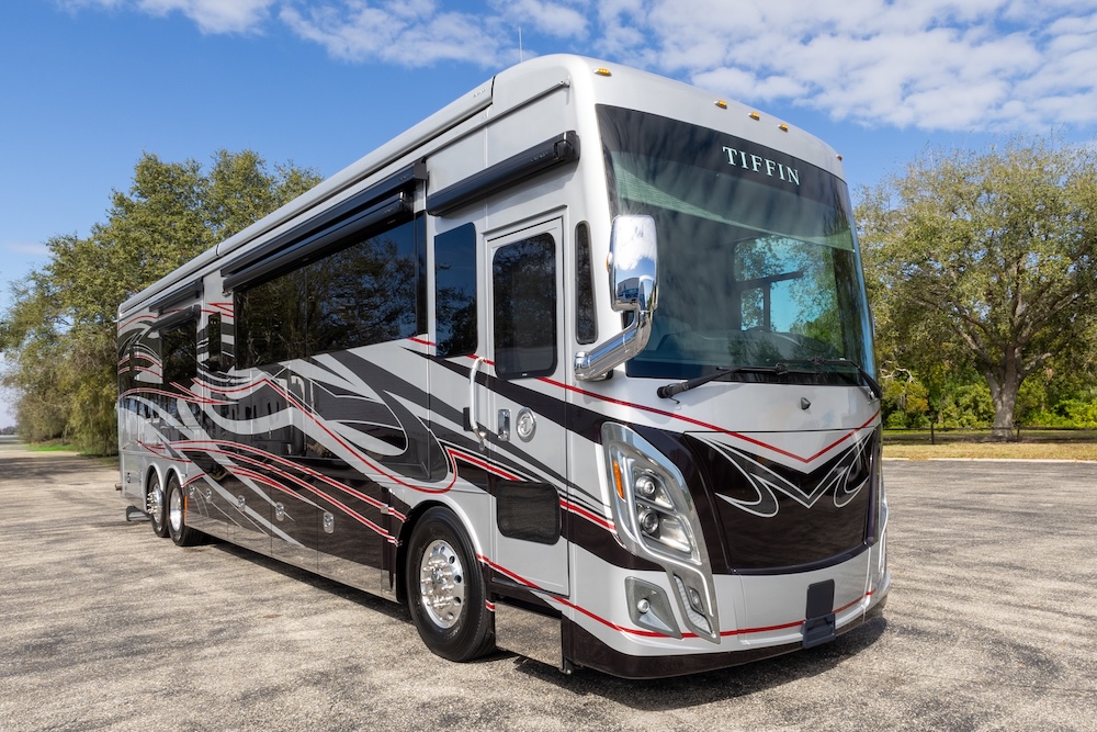 2025 Tiffin Zephyr For Sale