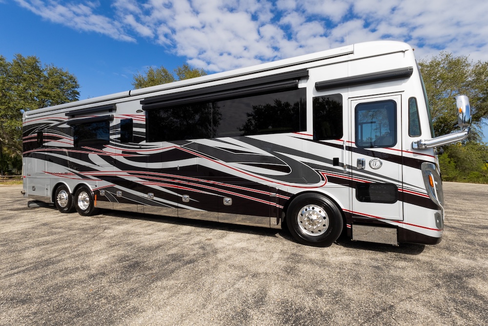 2025 Tiffin Zephyr For Sale