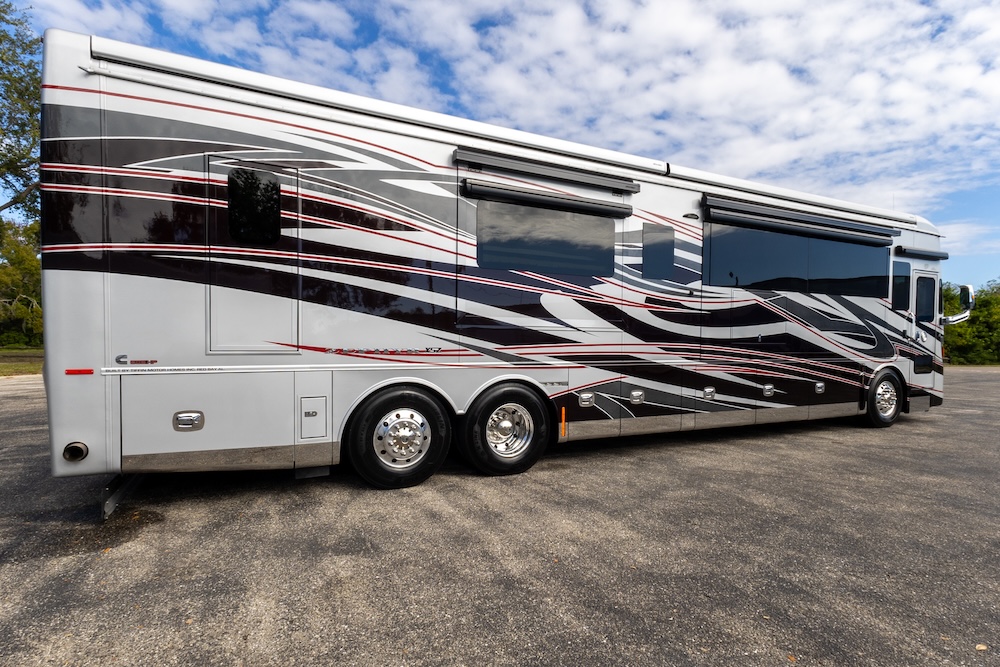 2025 Tiffin Zephyr For Sale