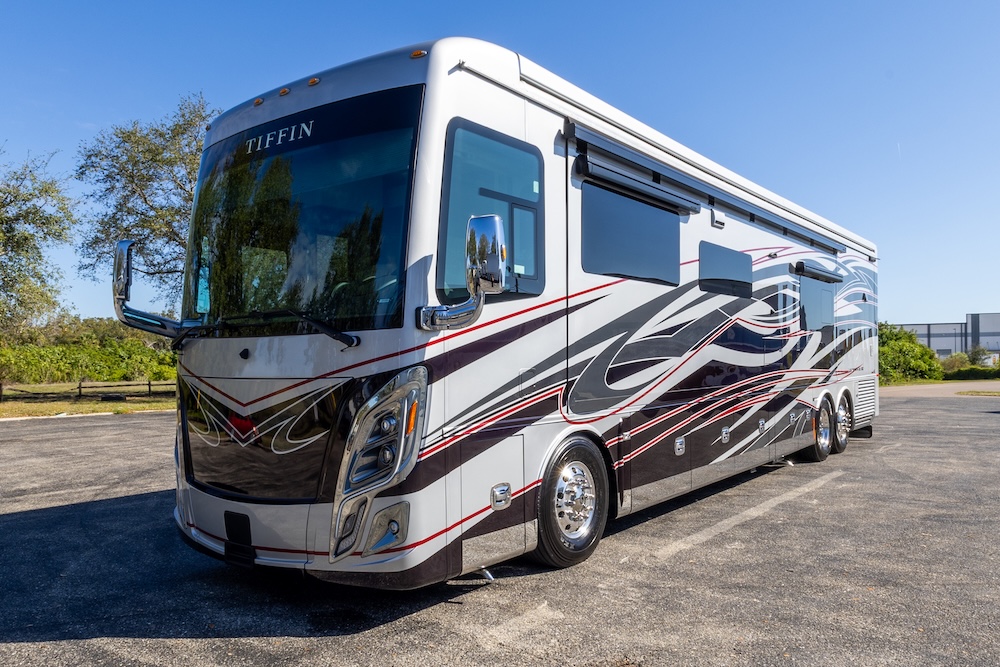 2025 Tiffin Zephyr For Sale