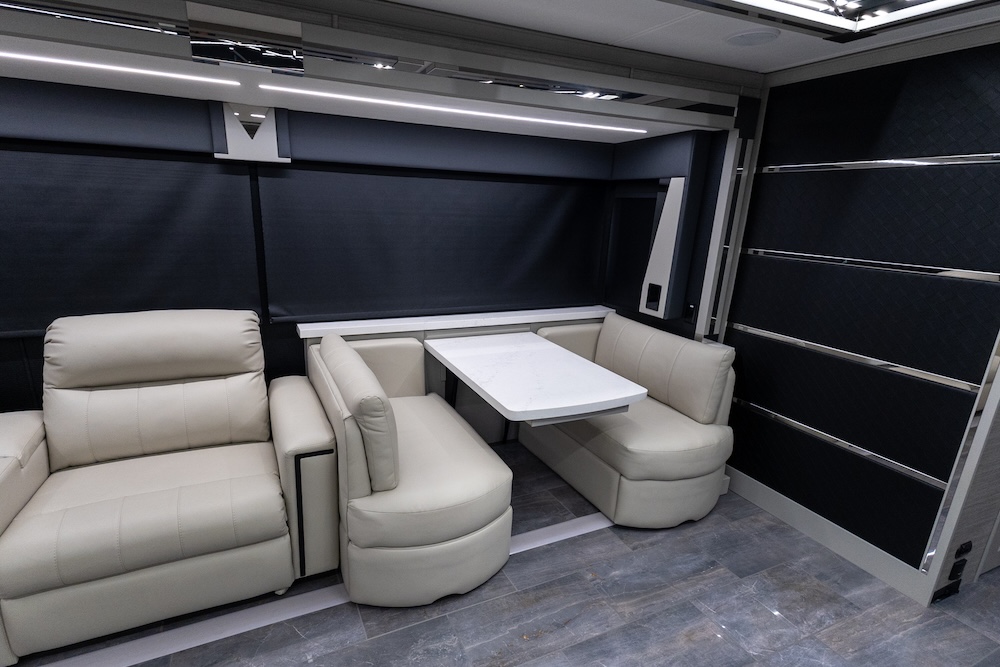 2025 Tiffin Zephyr For Sale