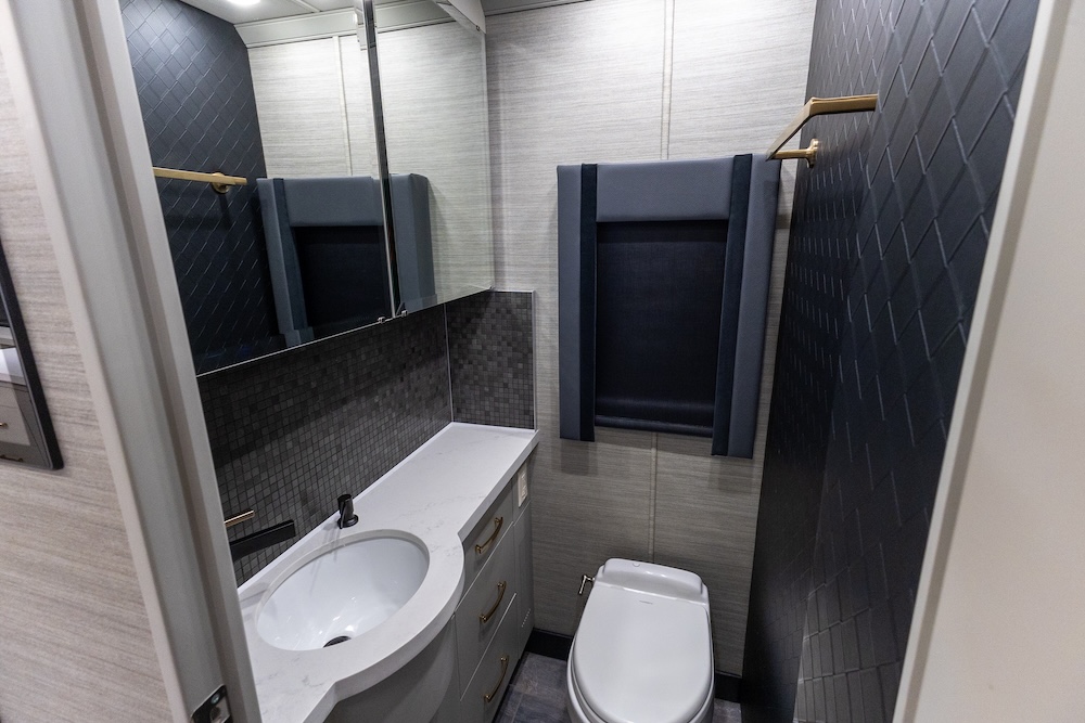 2025 Tiffin Zephyr For Sale