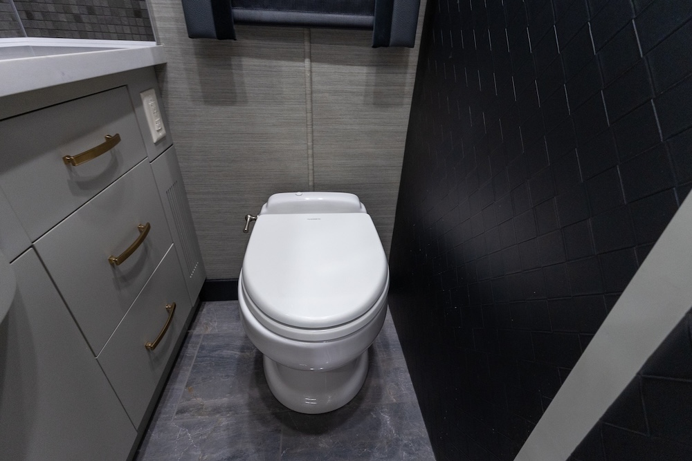 2025 Tiffin Zephyr For Sale