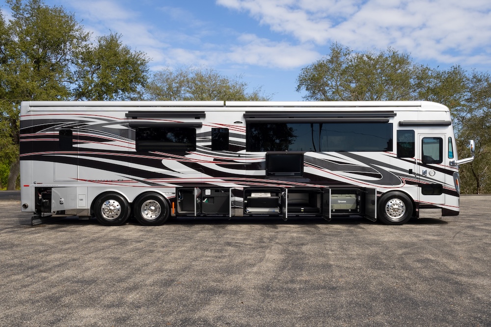 2025 Tiffin Zephyr For Sale