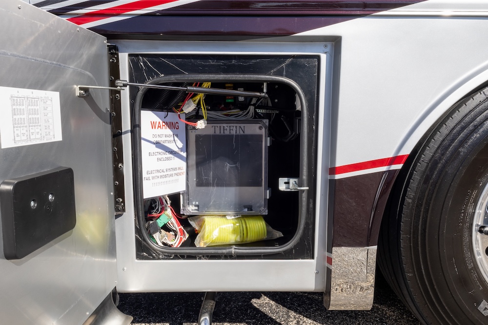 2025 Tiffin Zephyr For Sale