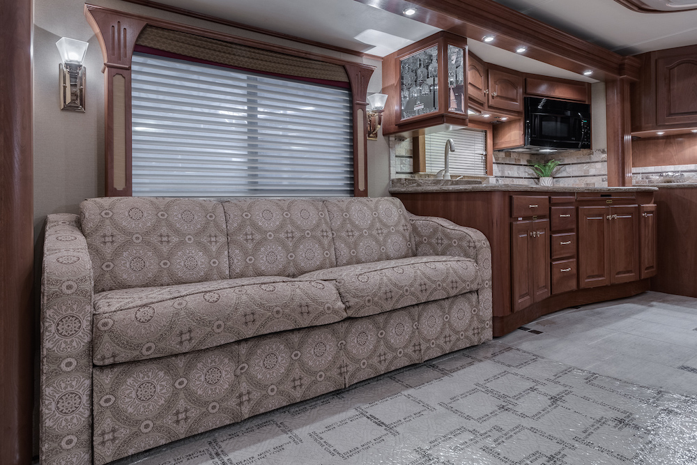 2006 Country Coach Magna For Sale