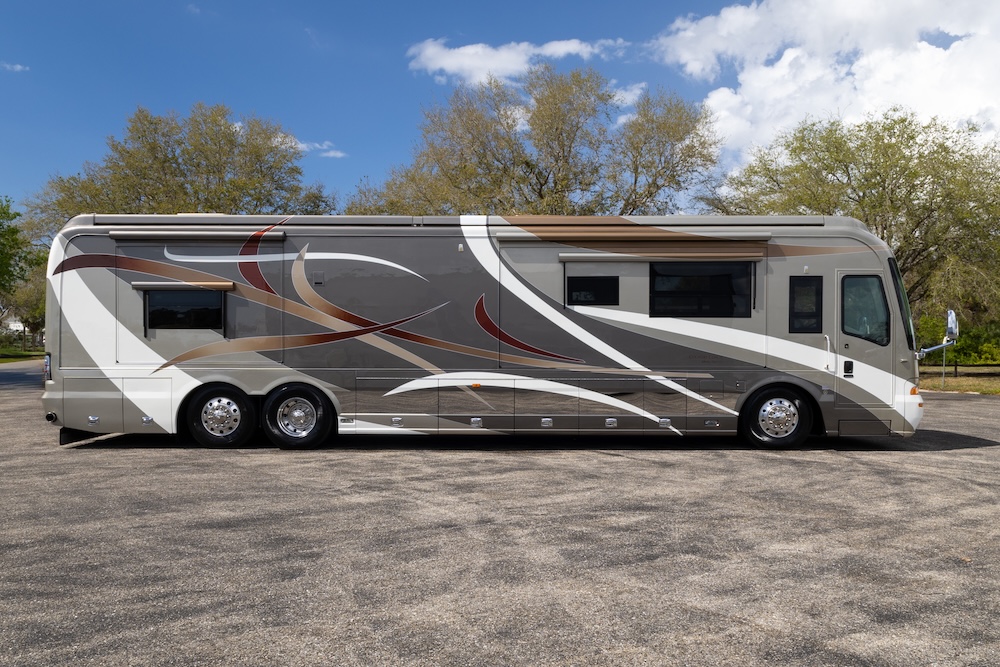 2007 Country CoachFor Sale