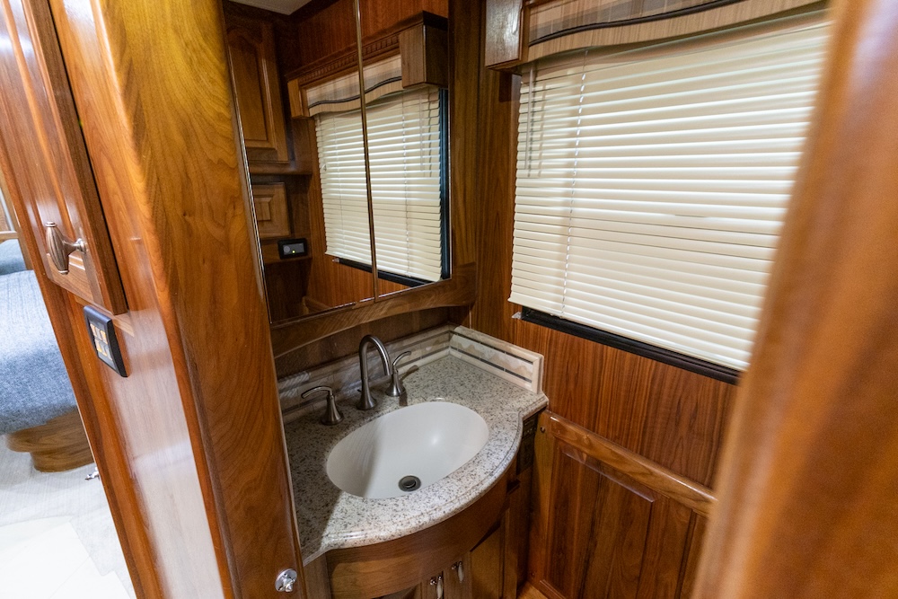 2007 Country CoachFor Sale