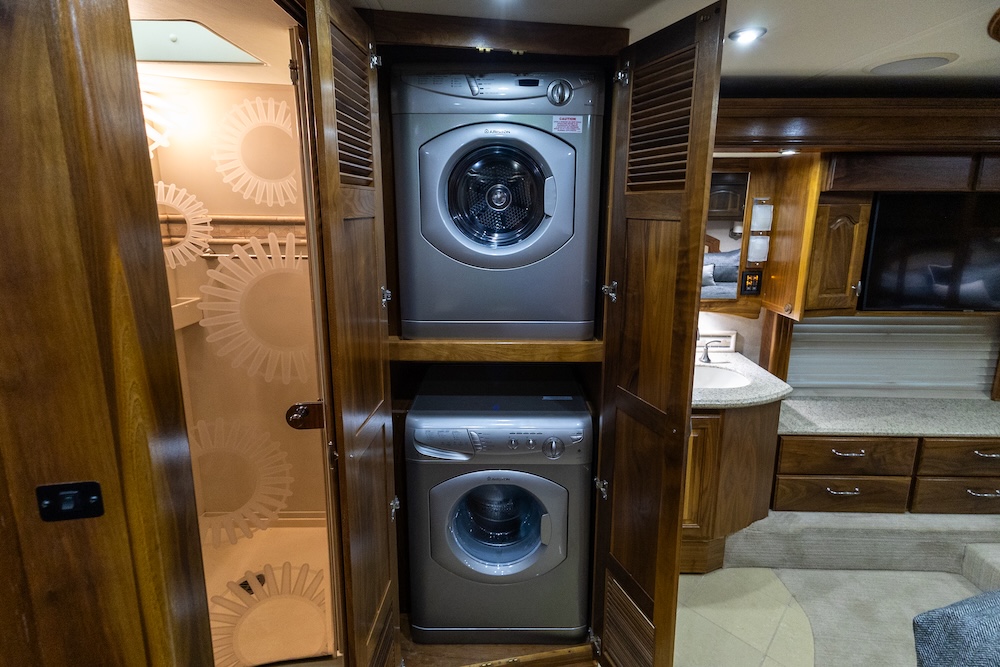 2007 Country CoachFor Sale