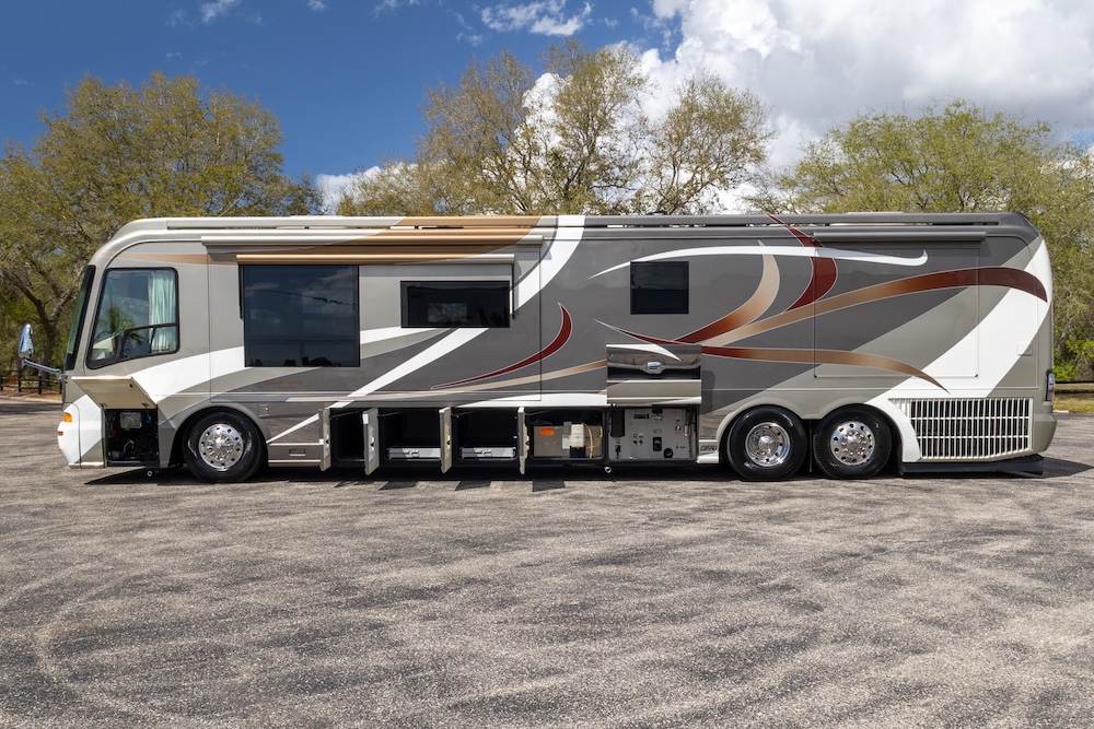 2007 Country CoachFor Sale