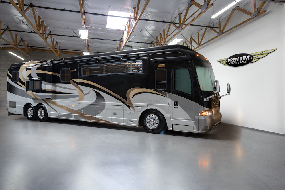2009 Country Coach Magna For Sale