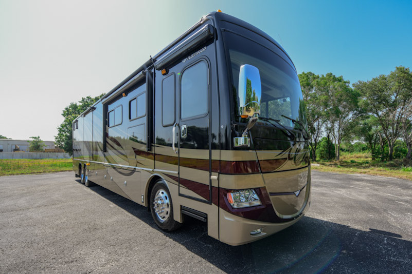 2012 Fleetwood Discovery 42AQuad Slide Bunk Coach