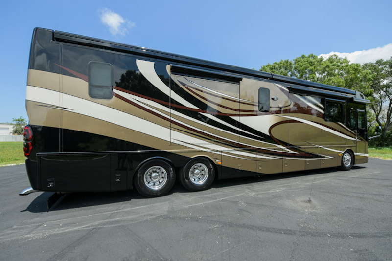 2012 Newmar Essex 4544Triple Full Wall Slide