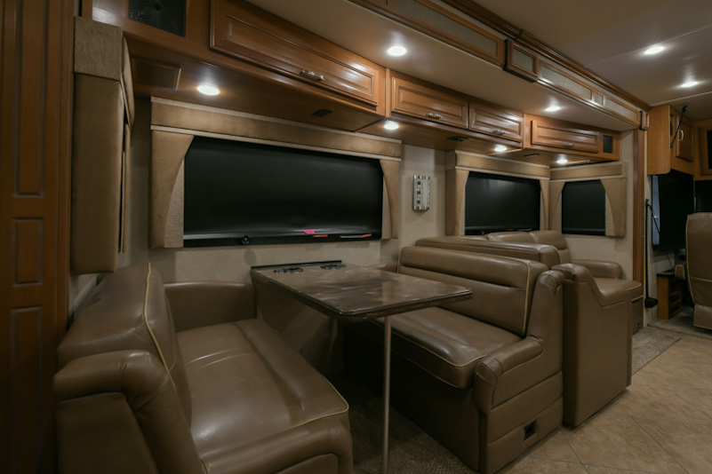 2015 Fleetwood Bounder  For Sale