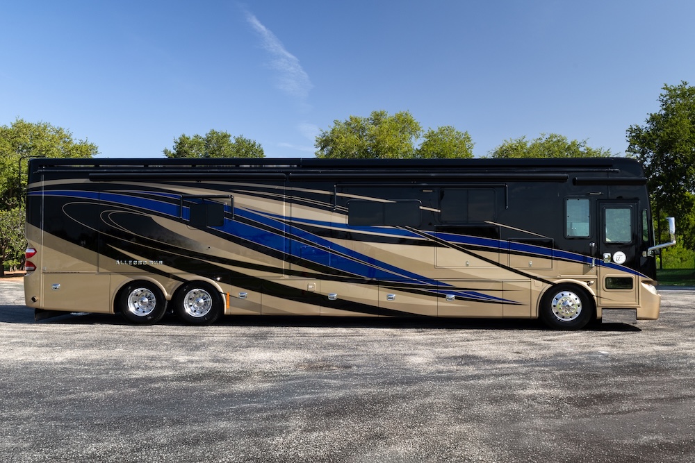 2016 Tiffin For Sale