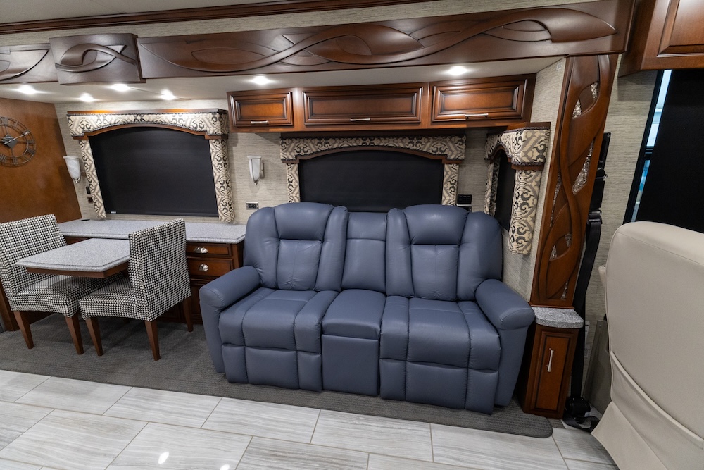 2017 Newmar Ventana  For Sale