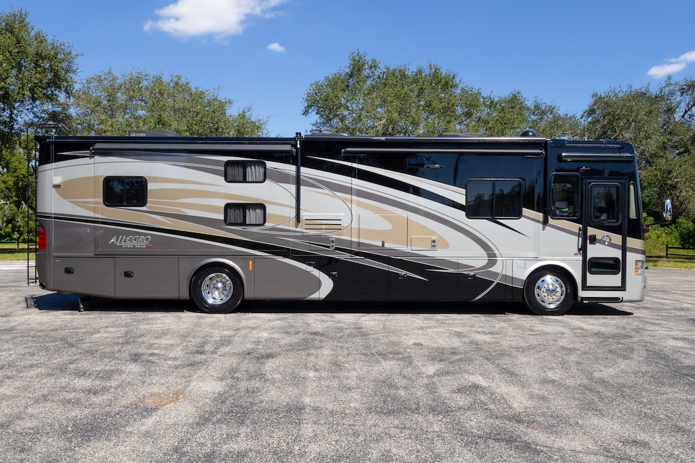 2017 Tiffin For Sale