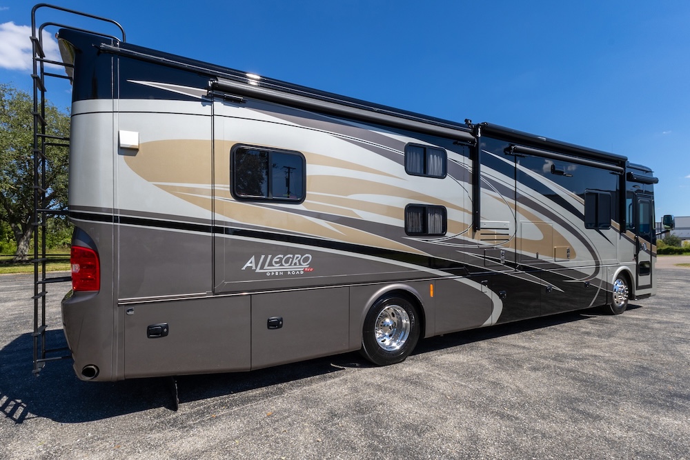 2017 Tiffin For Sale