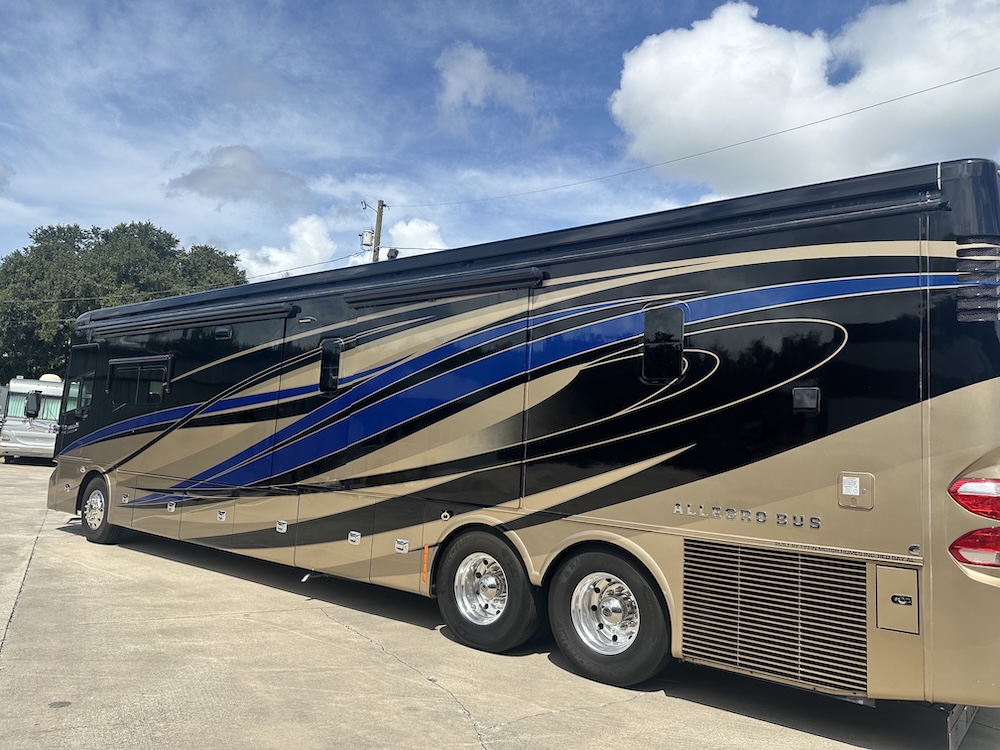 2017 Tiffin Allegro For Sale