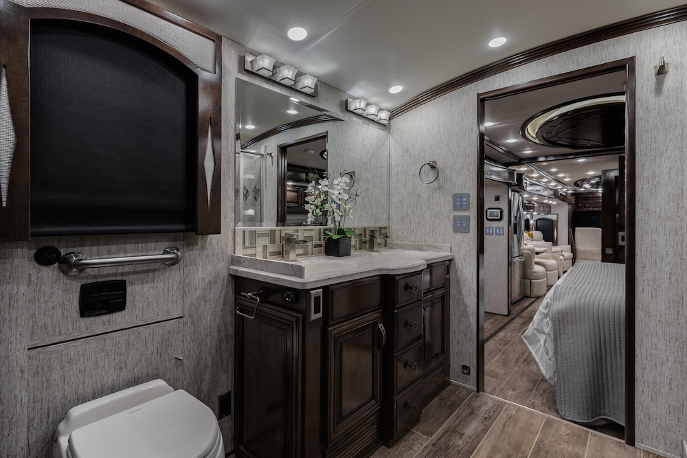 2018 Prevost Newmar London Aire For Sale