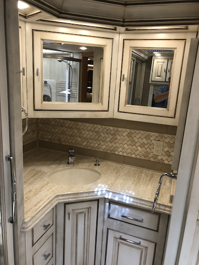 2018 Prevost Tiffin For Sale