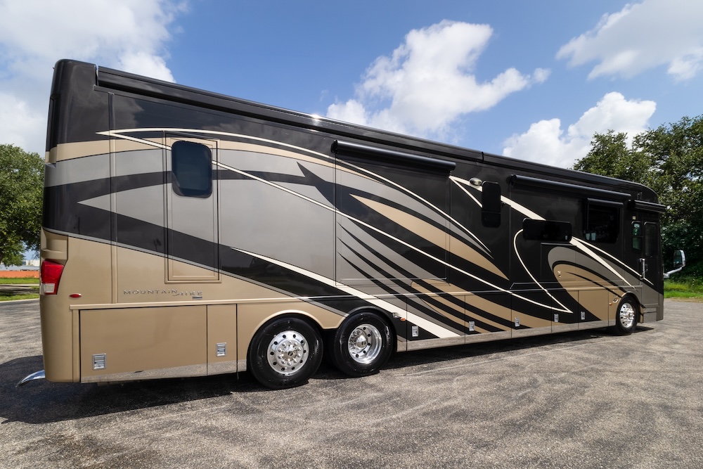 2020 Mountain Aire For Sale