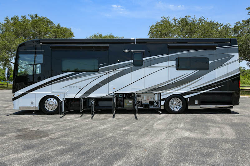 2021 newmar new airetriple full wall slide