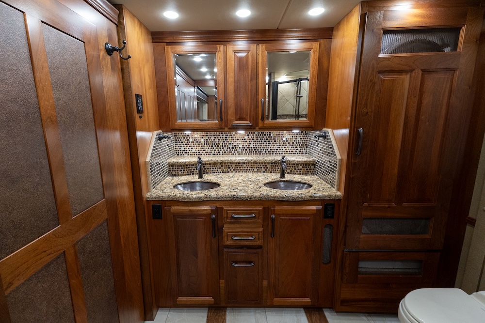 2022 Foretravel For Sale