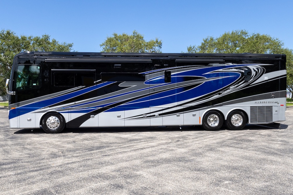 2022 Tiffin Allegro  For Sale