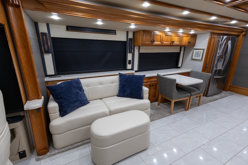 2022 Tiffin Allegro  For Sale