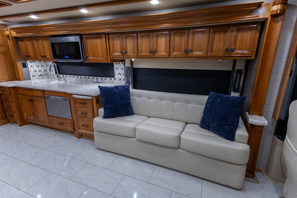 2022 Tiffin Allegro  For Sale