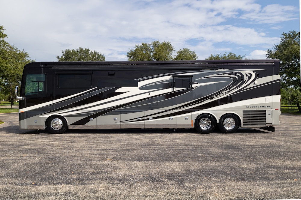2022 Tiffin Allegro For Sale